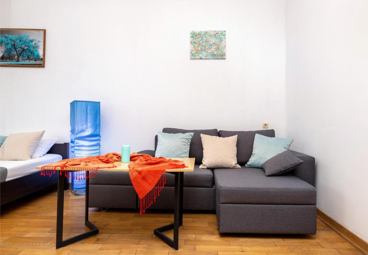 Затишний Відпочинок В Центрі Львова Apartment Bagian luar foto
